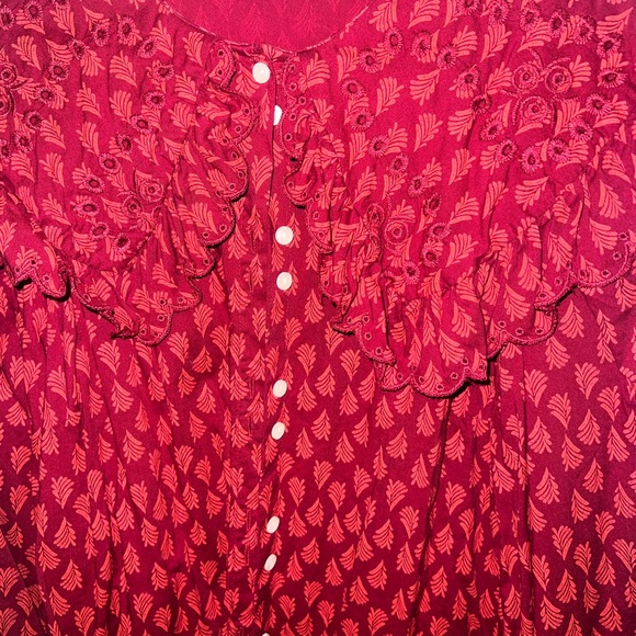 Universal Thread red ruffled blouse - Picture 4 of 4